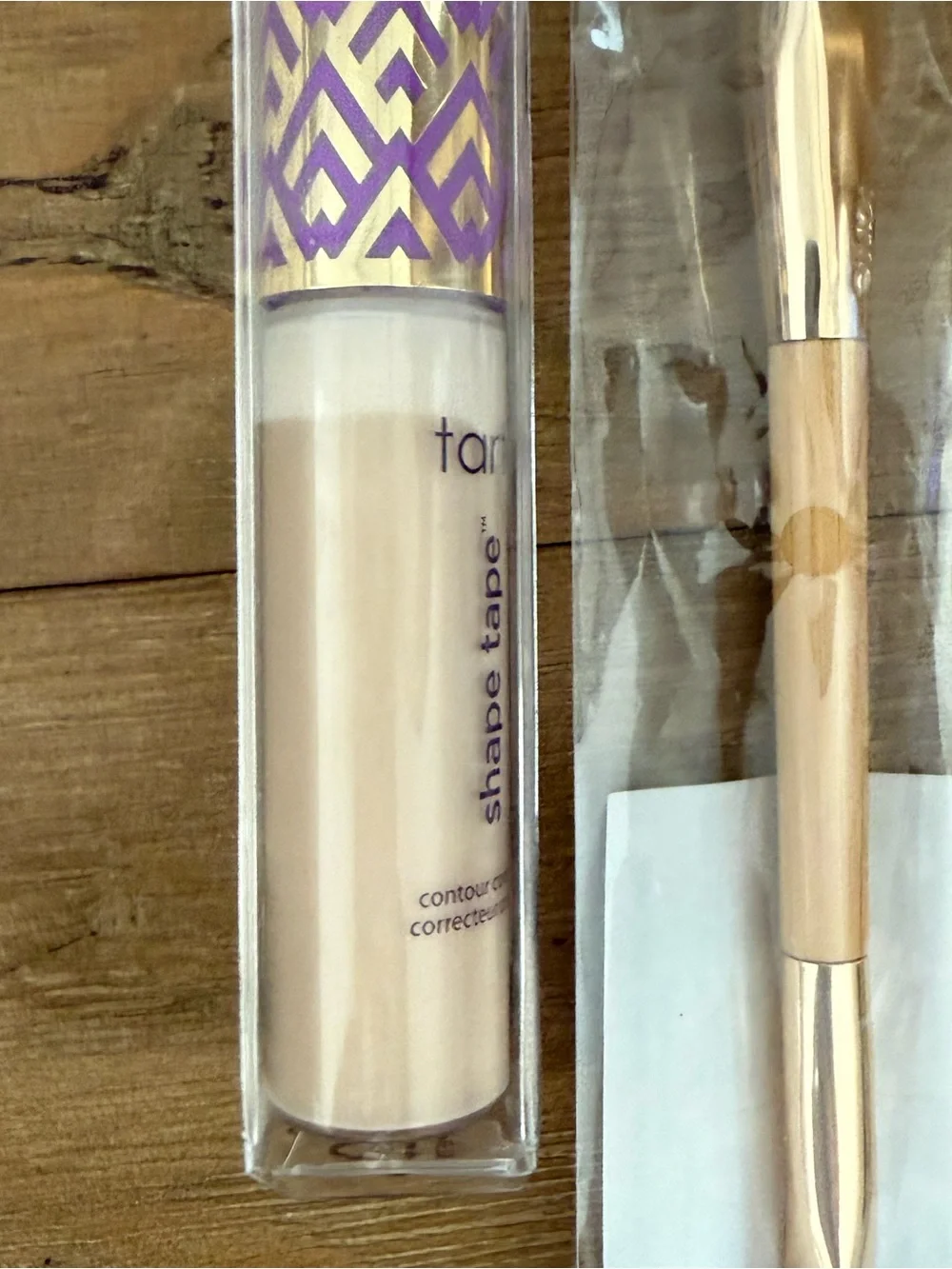 Tarte Shape Tape Contour Concealer 12N Fair Neutral Dual Ended Brush